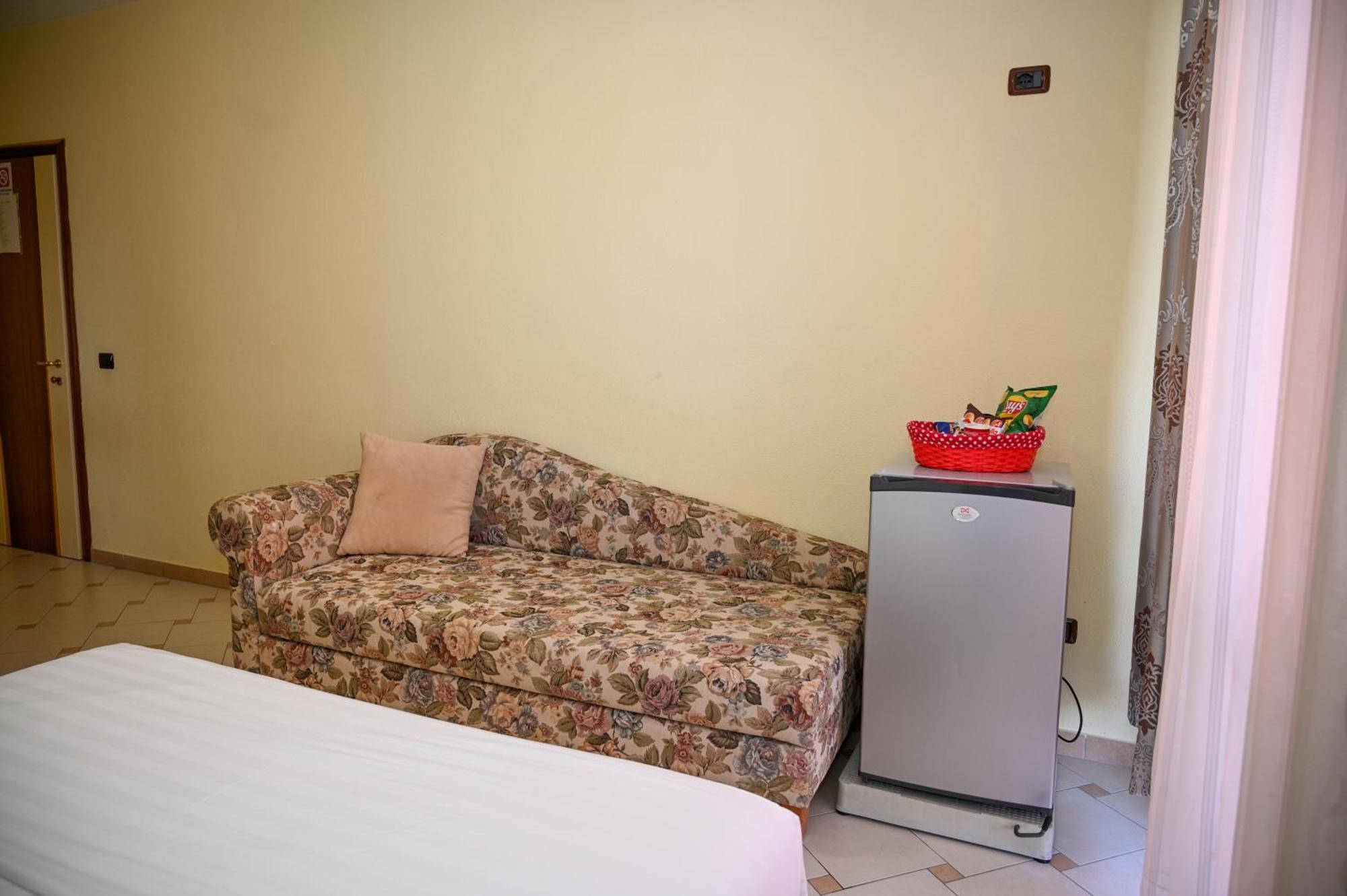 Hotel Vila Emes دراس الغرفة الصورة