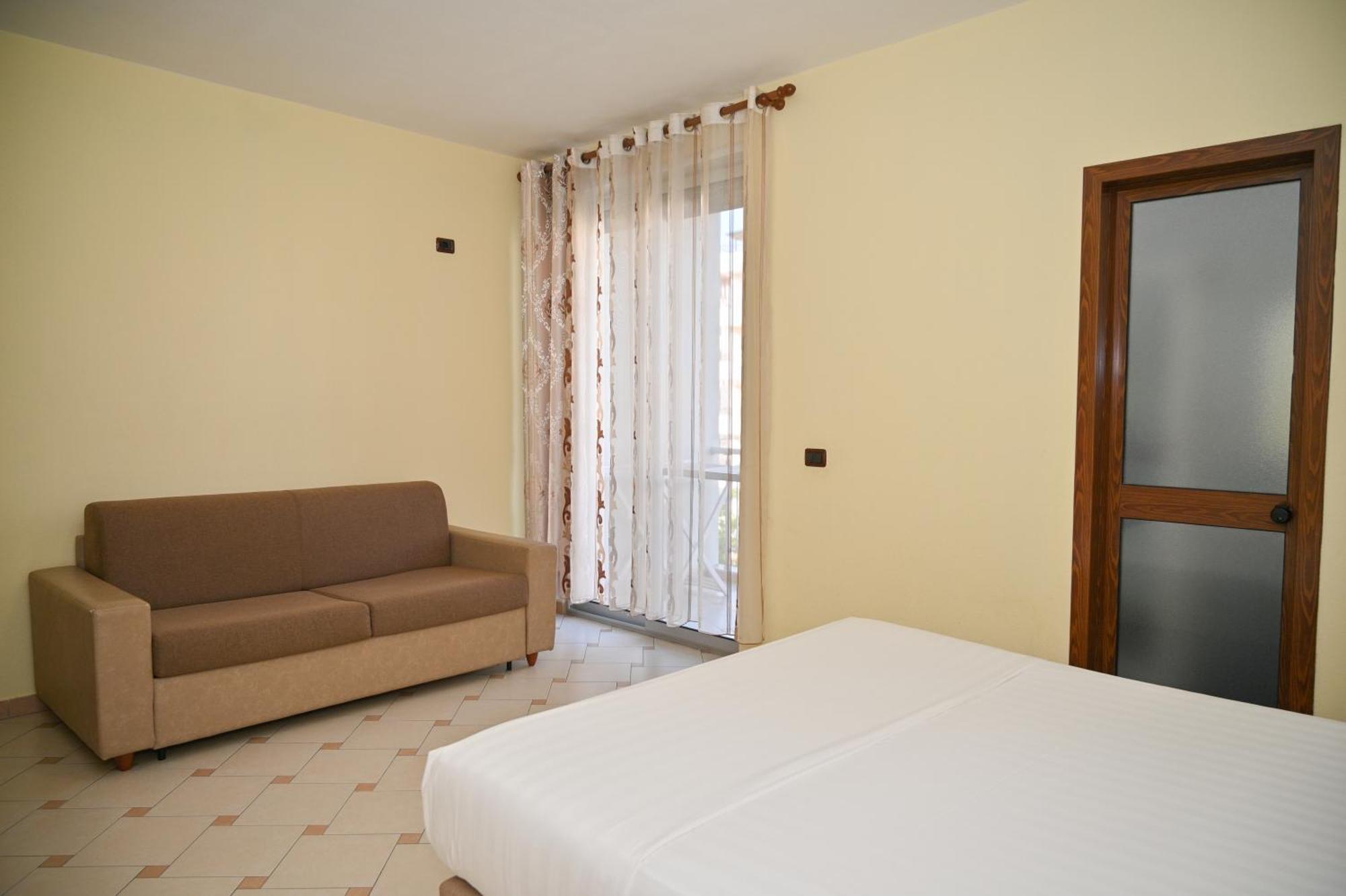 Hotel Vila Emes دراس الغرفة الصورة
