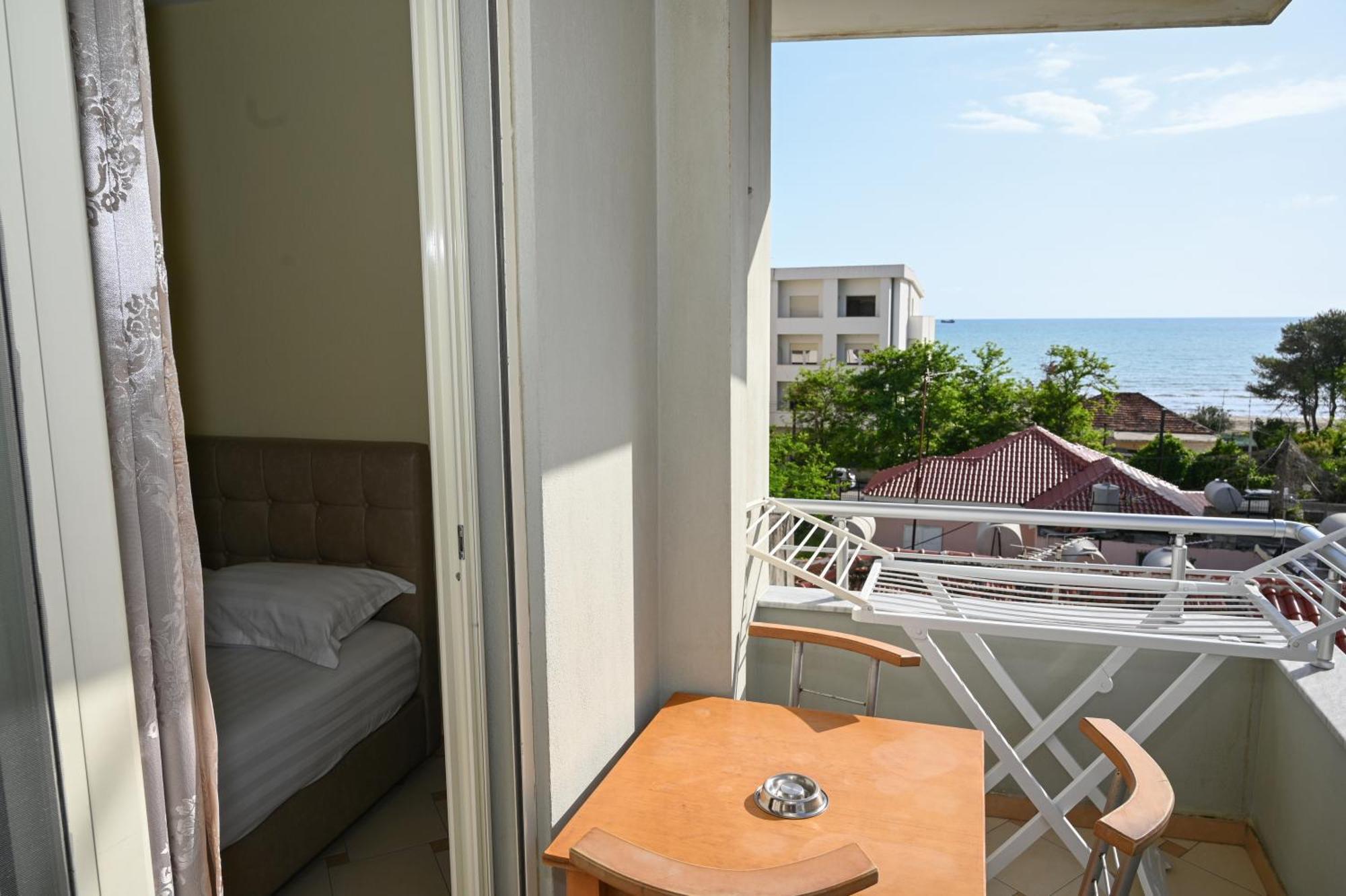 Hotel Vila Emes دراس الغرفة الصورة