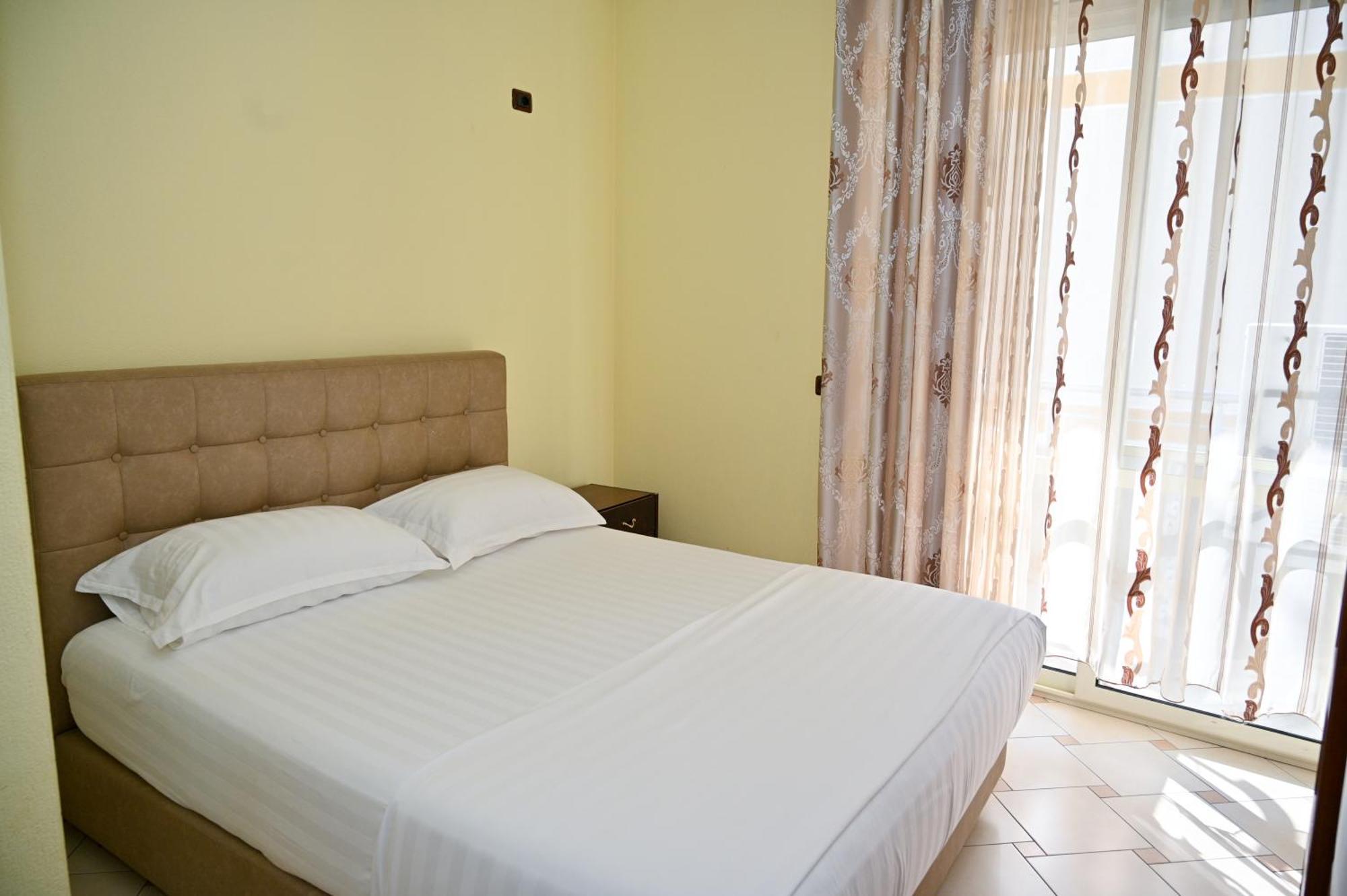 Hotel Vila Emes دراس الغرفة الصورة