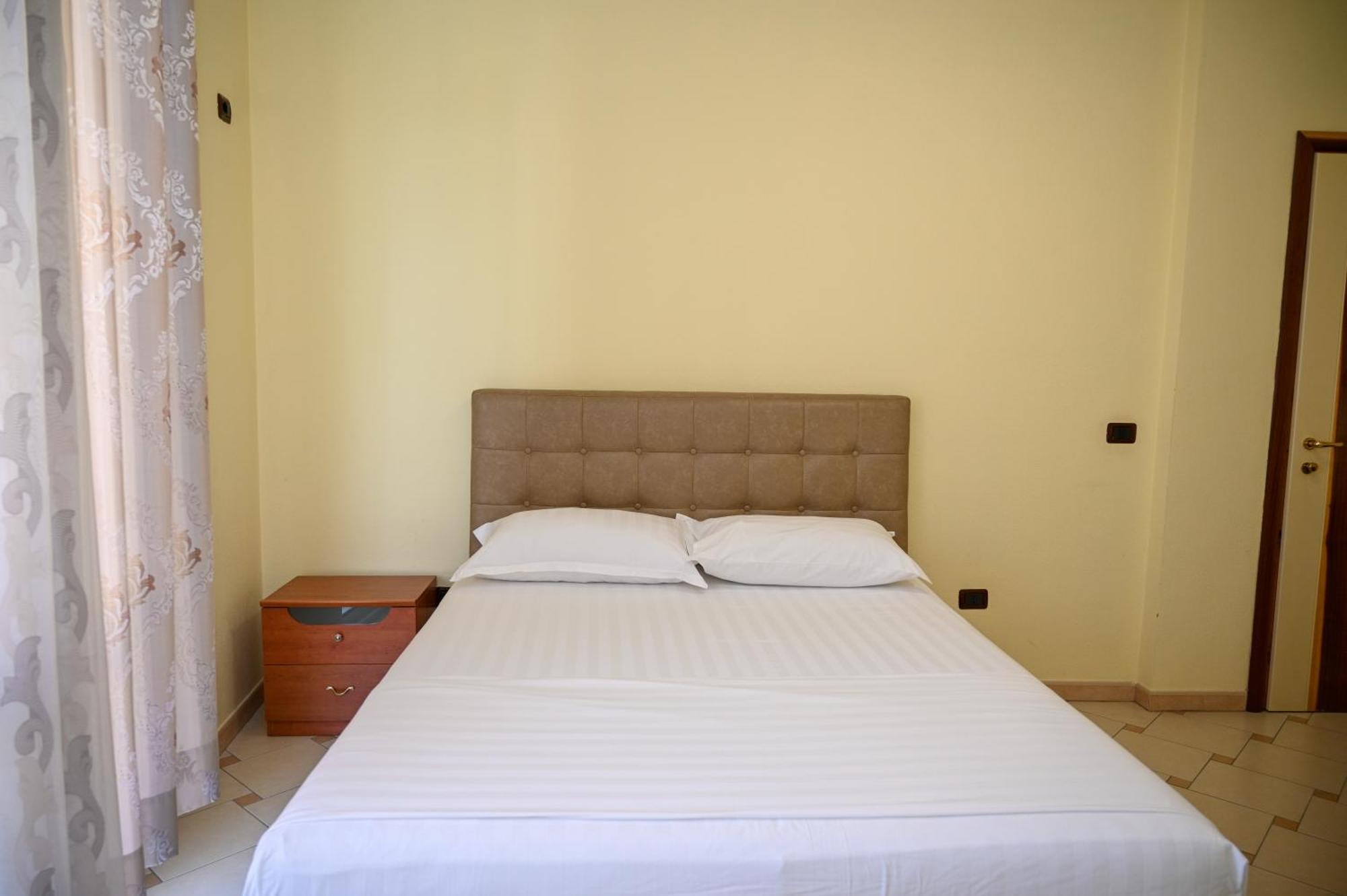 Hotel Vila Emes دراس الغرفة الصورة
