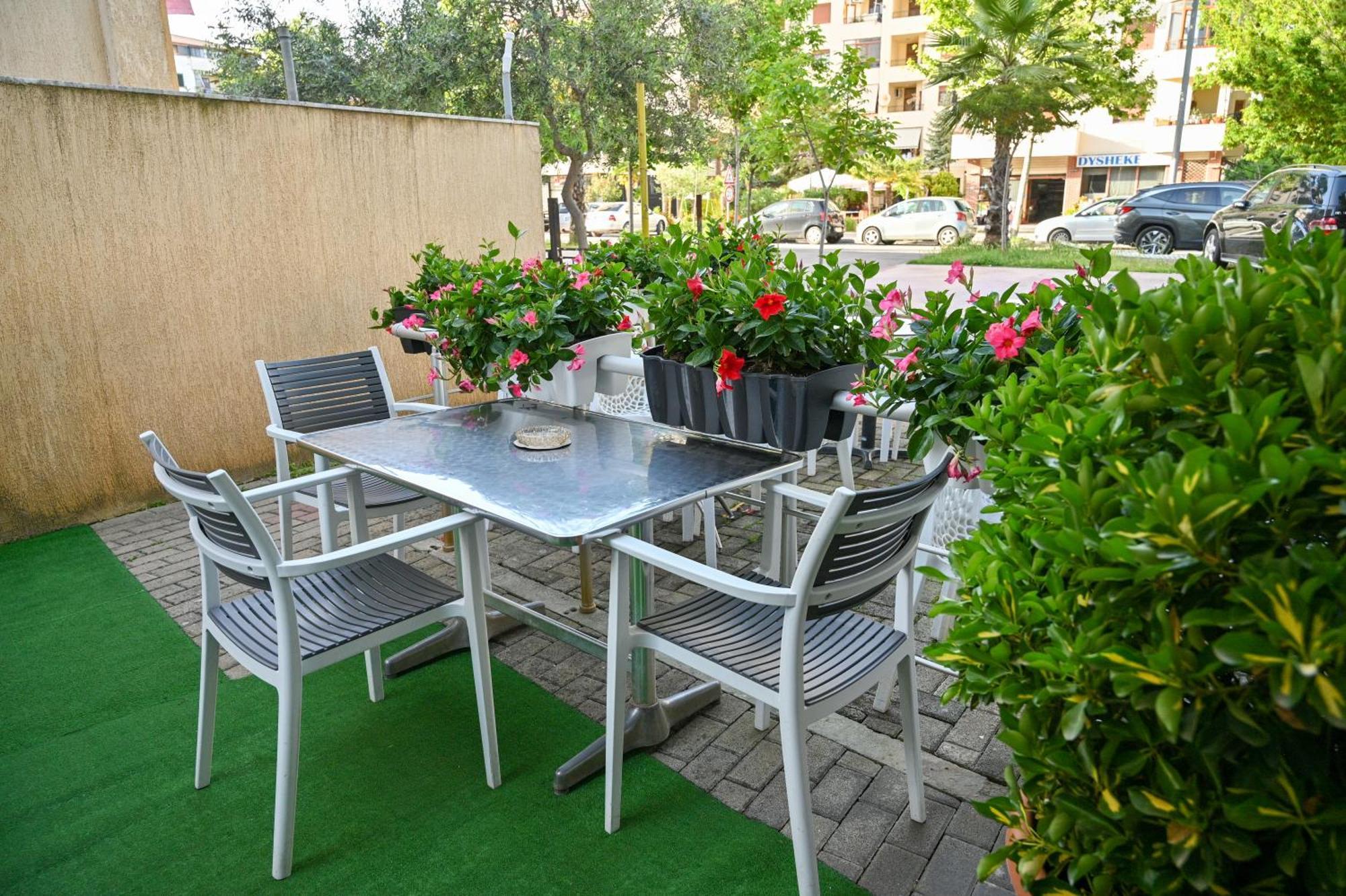 Hotel Vila Emes دراس المظهر الخارجي الصورة